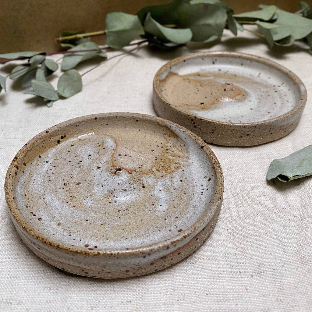 Ceramic incense burner speckled cream