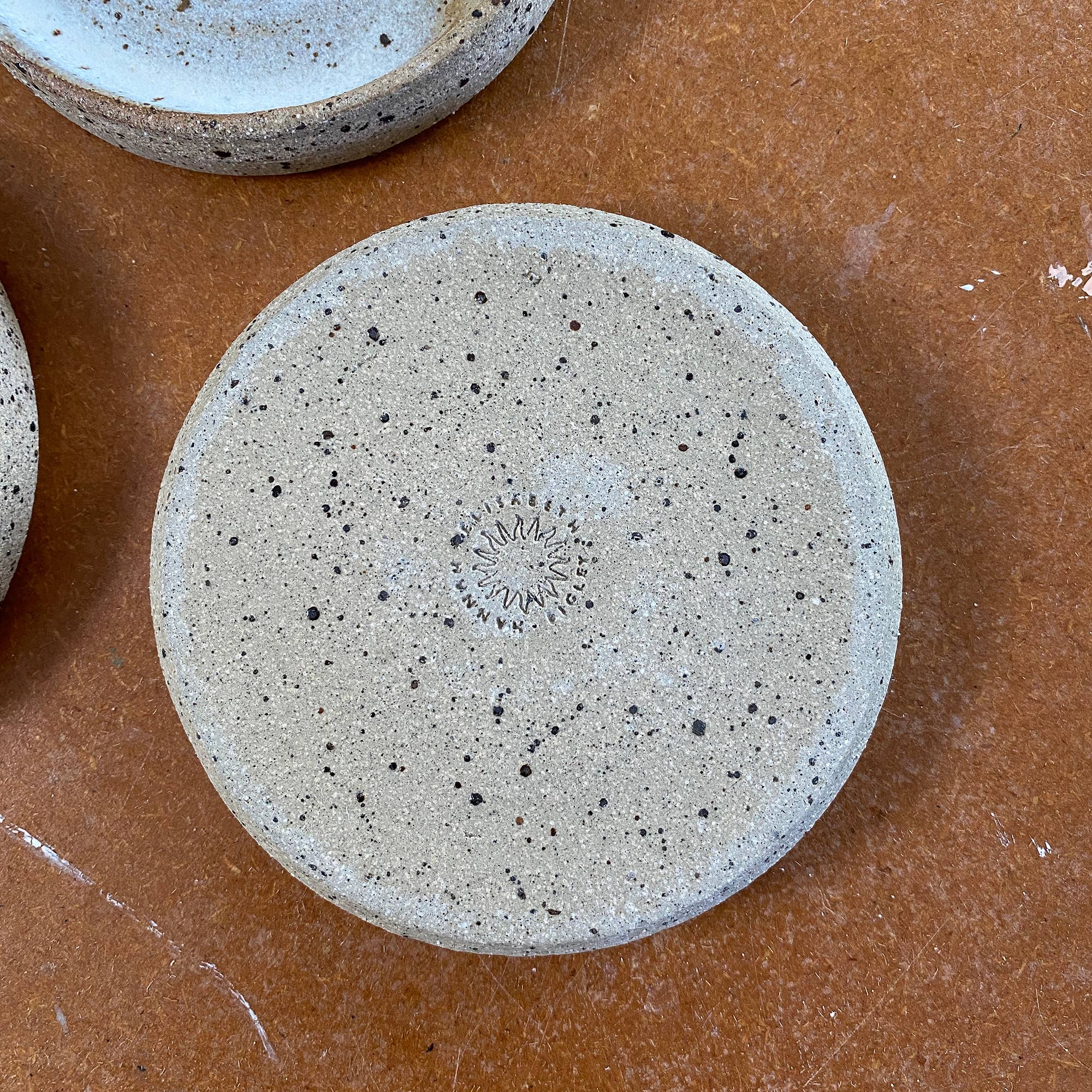 Ceramic incense burner speckled cream