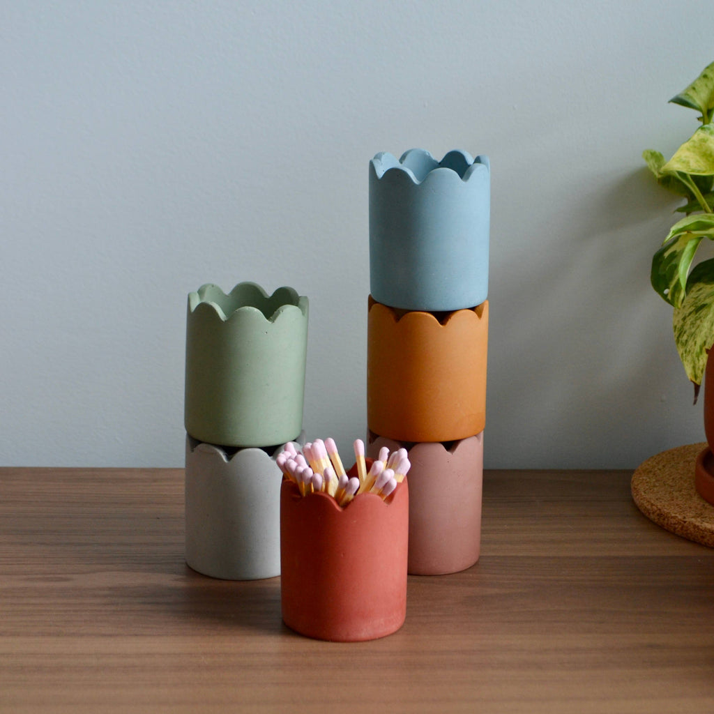 Scallop Match Pot | Match Striker